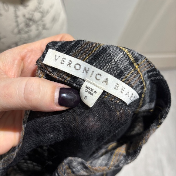 Adorable Plaid Tye Back Veronica Beard shirt blouse size 6 (fits a small) - Picture 5 of 5